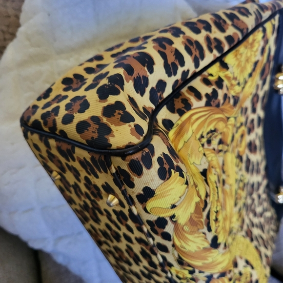 GIANNI VERSACE BAROQUE LEOPARD SHOULDER..Authentic.. - Picture 14 of 16